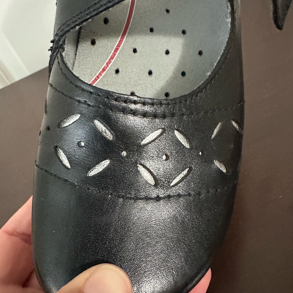 Klogs USA Women's Black Madrid Clog Size 8 - Picture 11 of 11